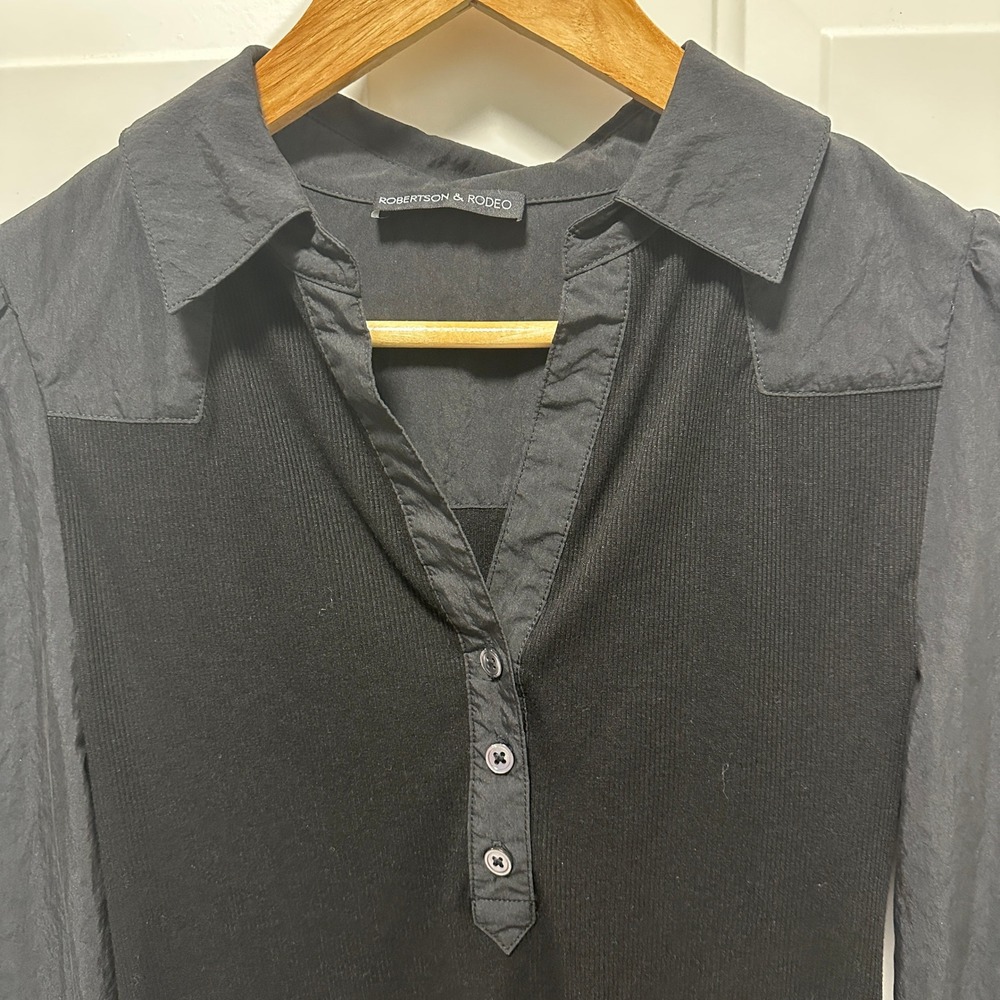 Robertson & Rodeo Mixed Media Top Womens Small Black Ribbed Knit Button V-Neck‎ - Picture 9 of 10
